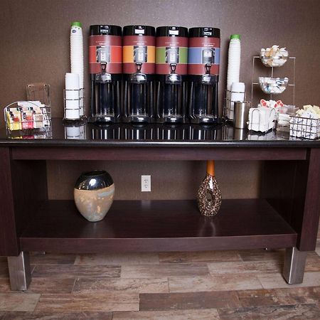 Hampton Inn & Suites Dickinson Nd Экстерьер фото