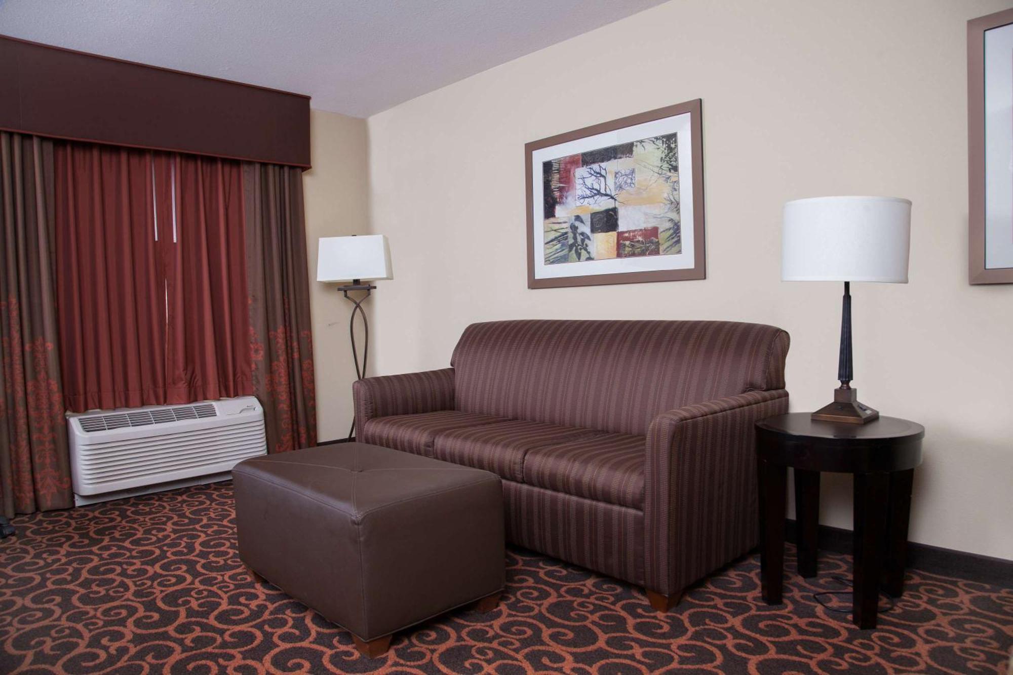 Hampton Inn & Suites Dickinson Nd Экстерьер фото
