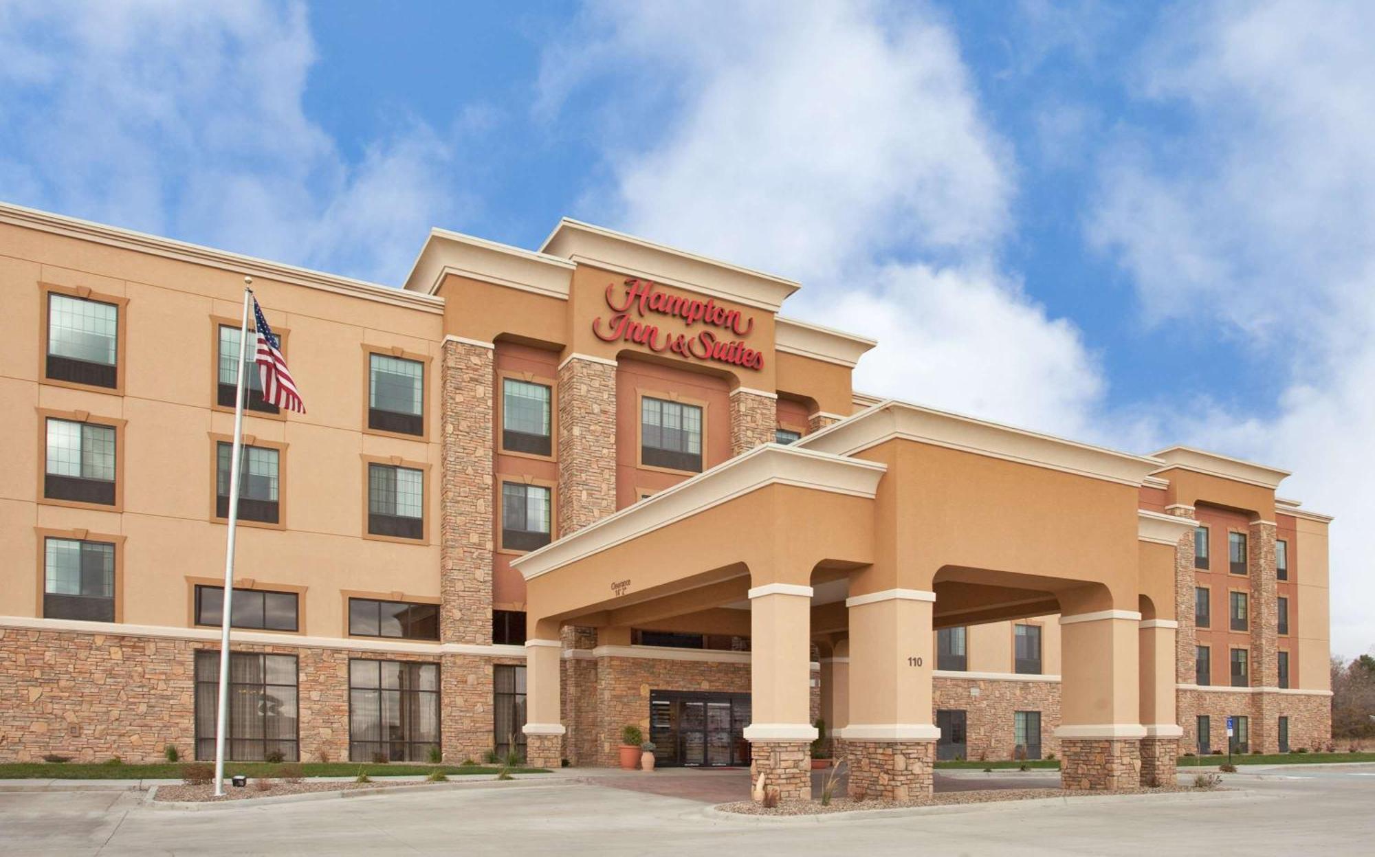 Hampton Inn & Suites Dickinson Nd Экстерьер фото