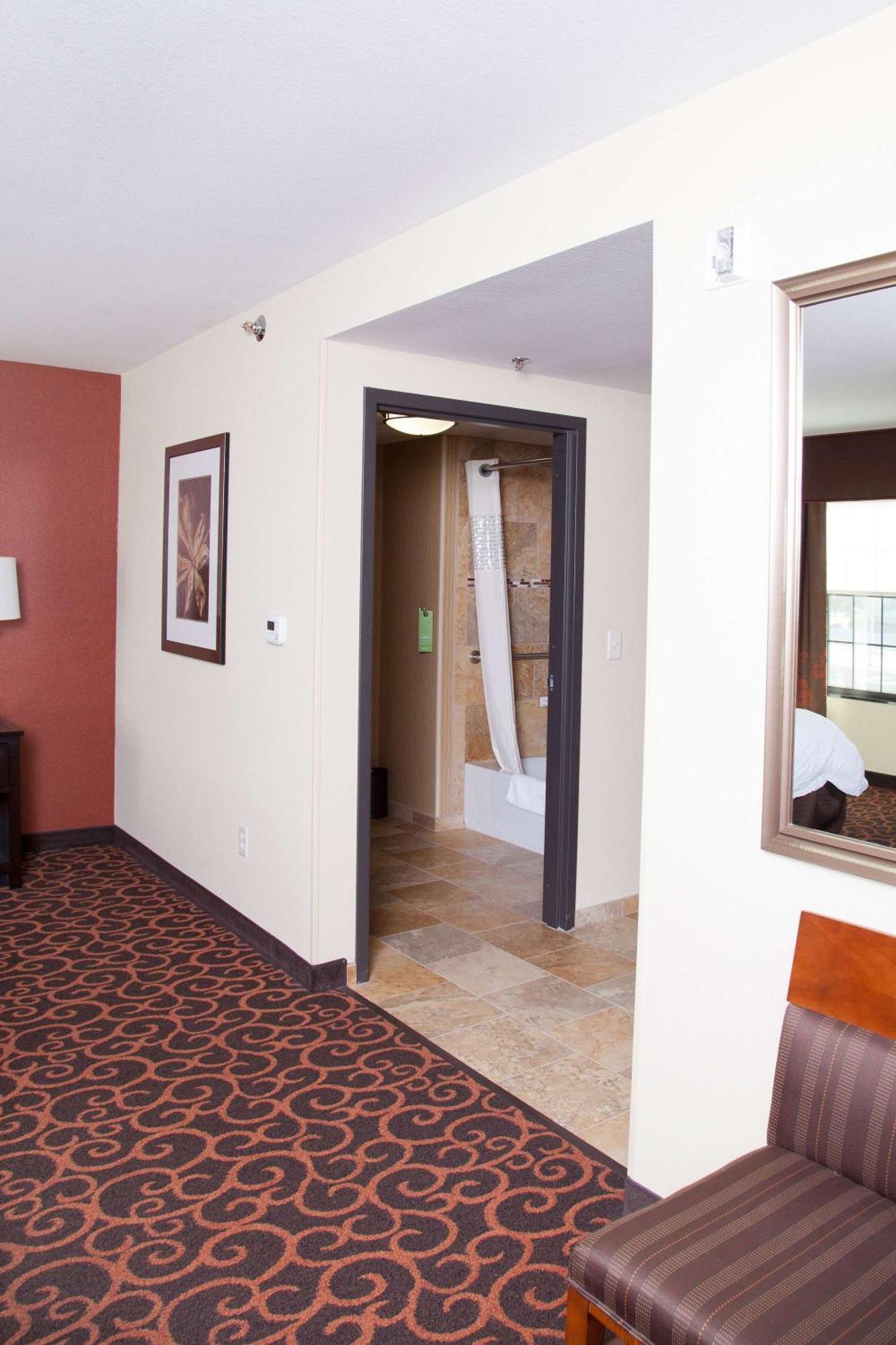 Hampton Inn & Suites Dickinson Nd Экстерьер фото
