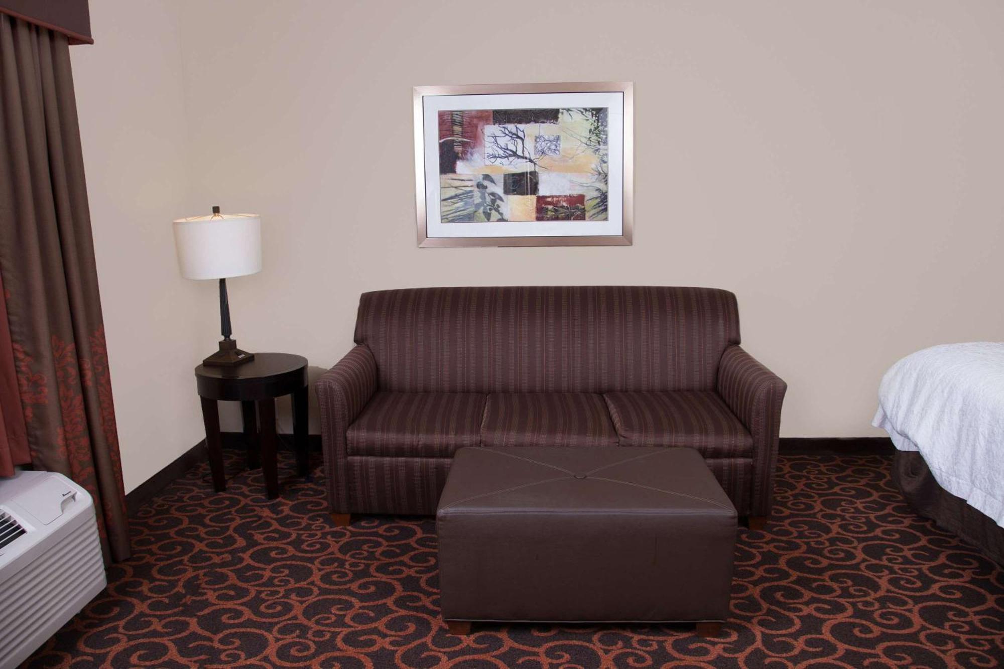 Hampton Inn & Suites Dickinson Nd Экстерьер фото
