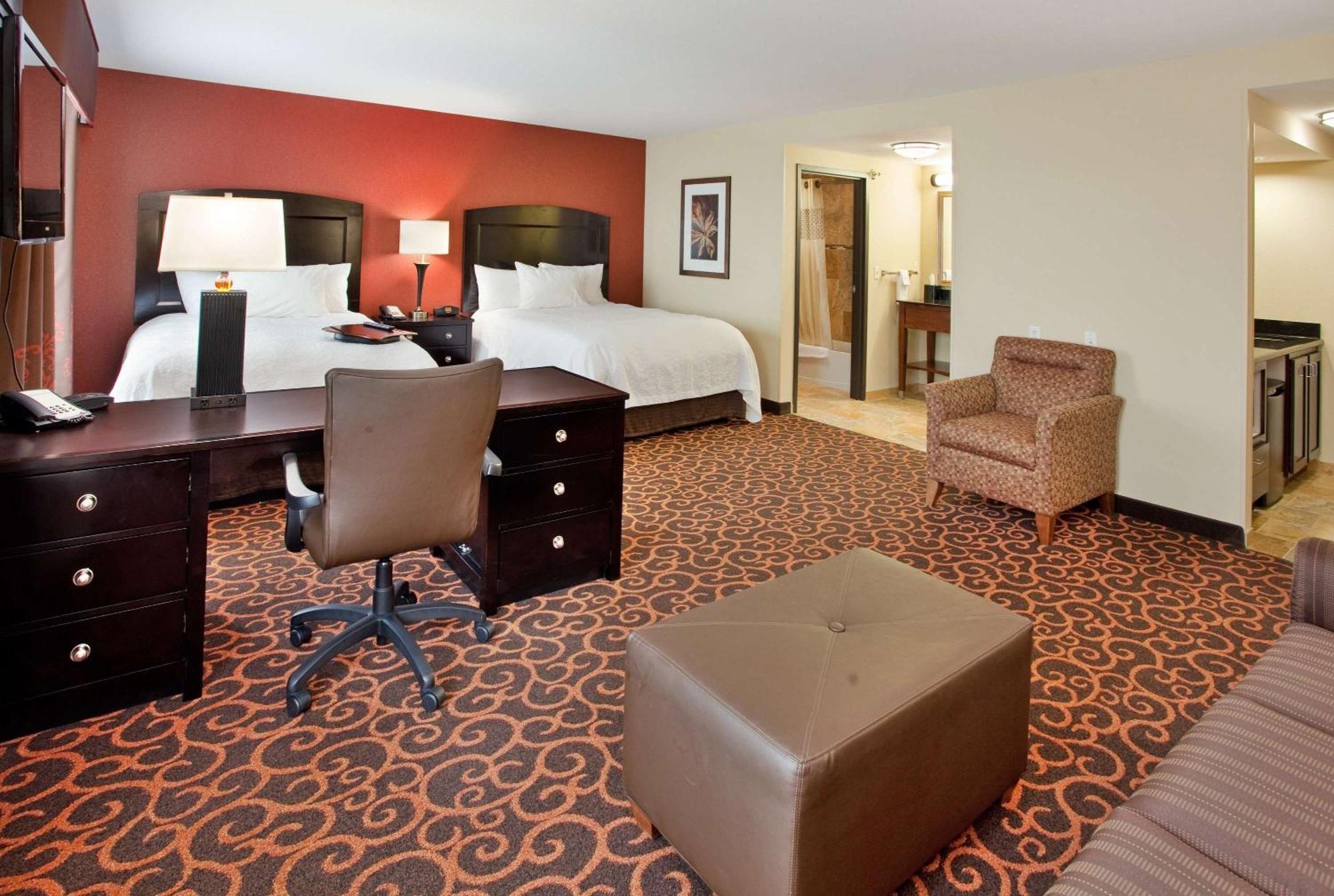 Hampton Inn & Suites Dickinson Nd Экстерьер фото