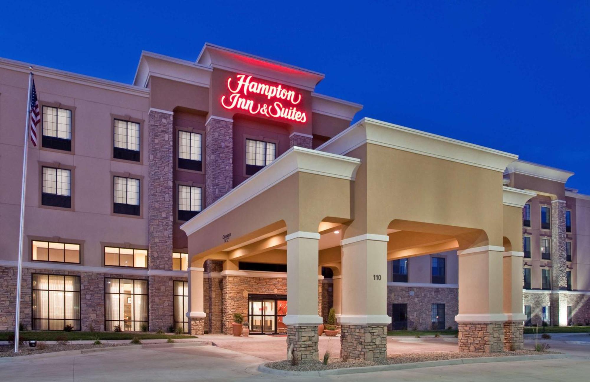 Hampton Inn & Suites Dickinson Nd Экстерьер фото