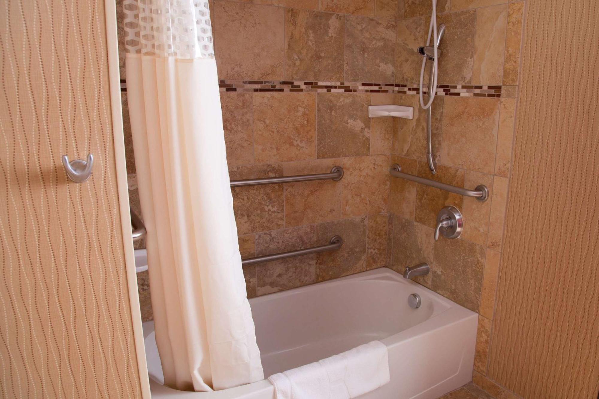 Hampton Inn & Suites Dickinson Nd Экстерьер фото